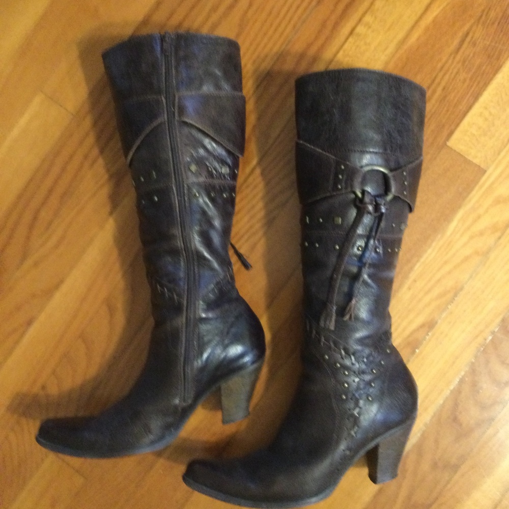 Steve Madden boots size 8 1/2 brown leather